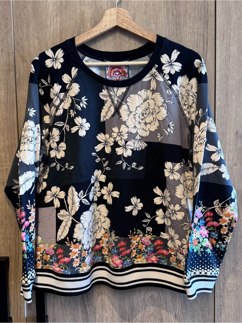 Johnny Was Women’s Floral Eclectic Black Pink Yellow Mixed Pattern Sweatshirt L